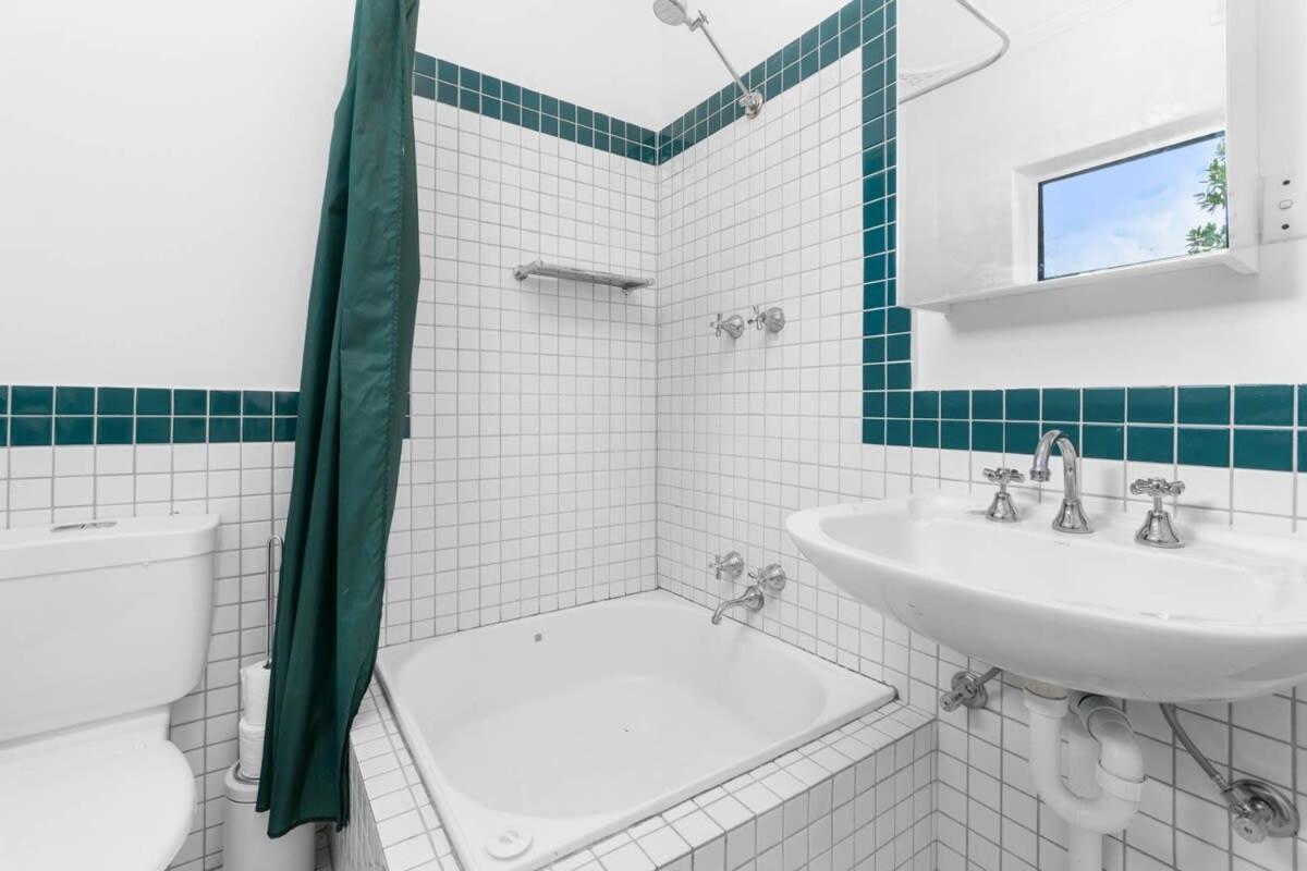 In Between City Sea & Airport - 2Br Vacation Home Plympton ภายนอก รูปภาพ