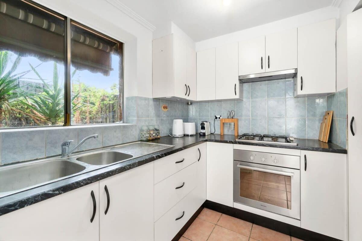 In Between City Sea & Airport - 2Br Vacation Home Plympton ภายนอก รูปภาพ