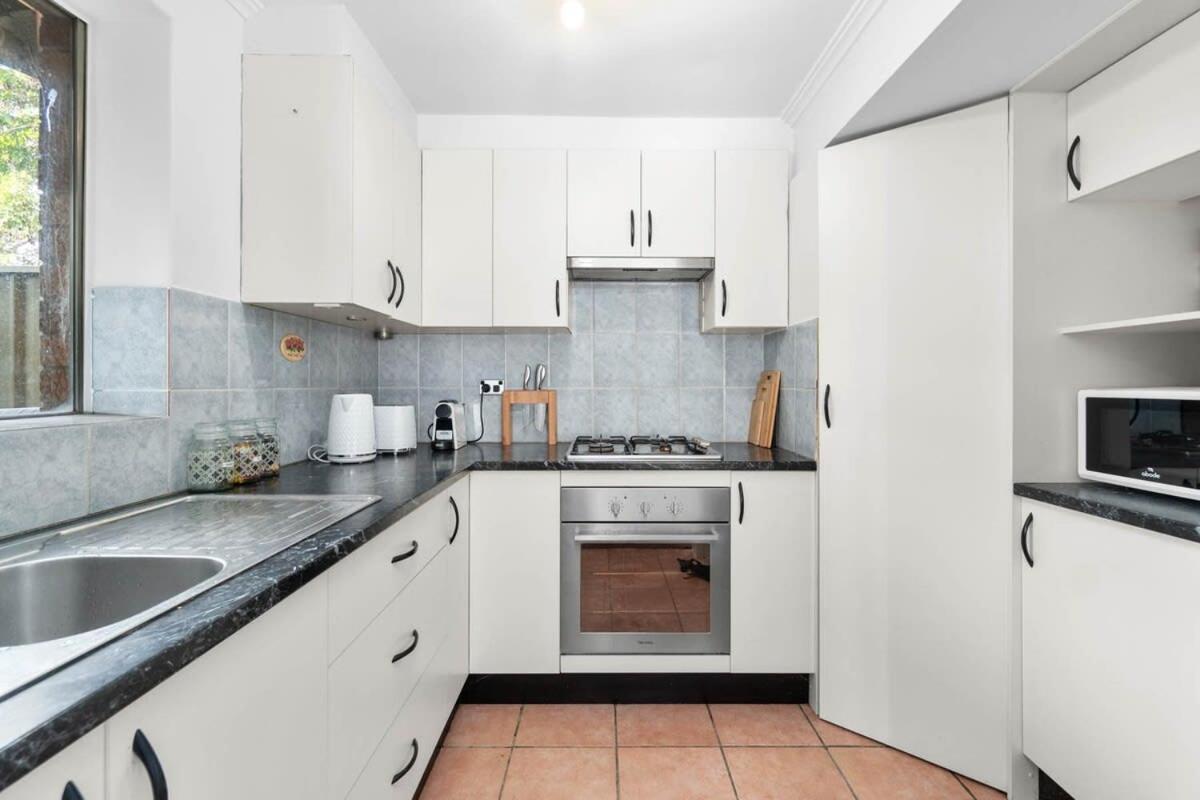In Between City Sea & Airport - 2Br Vacation Home Plympton ภายนอก รูปภาพ